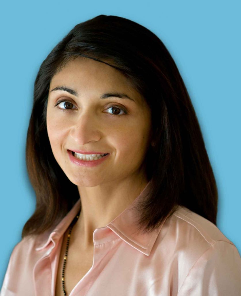 Headshot of Austin, TX dermatologist Roopal Bhatt