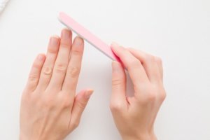 good housekeeping article on why your nails are peeling