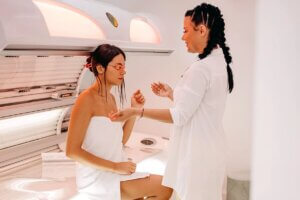 Popsugar_Holman_tanning_beds